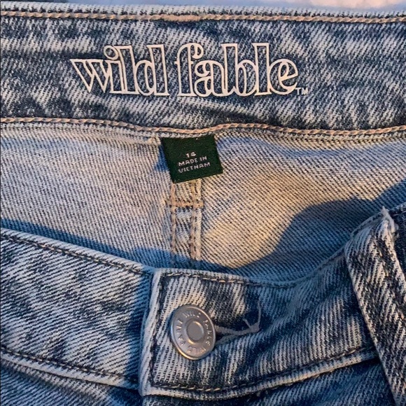 Wild Fable Light Wash Mom Jeans - Picture 4 of 6